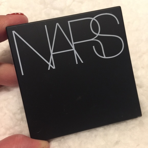 NARS ALL DAY LUMINOUS POWDER FOUNDATION ~ FIJI - Picture 5 of 6
